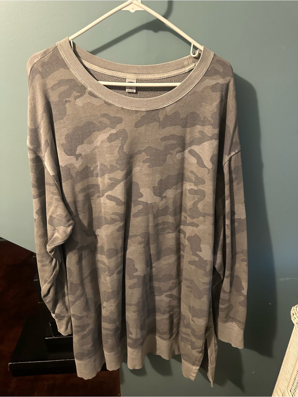 Old Navy Gray Camouflage Crewneck Tunic Sweatshirt